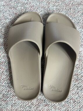 Archies Women's size US10 or Men’s size US9 Slide Sandals in Taupe Beige